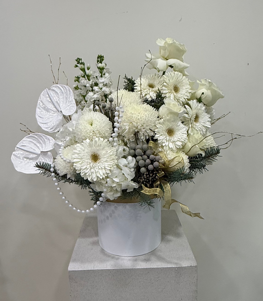 White luxury flower box with roses and chrysanthemums – Aurora flower delivery