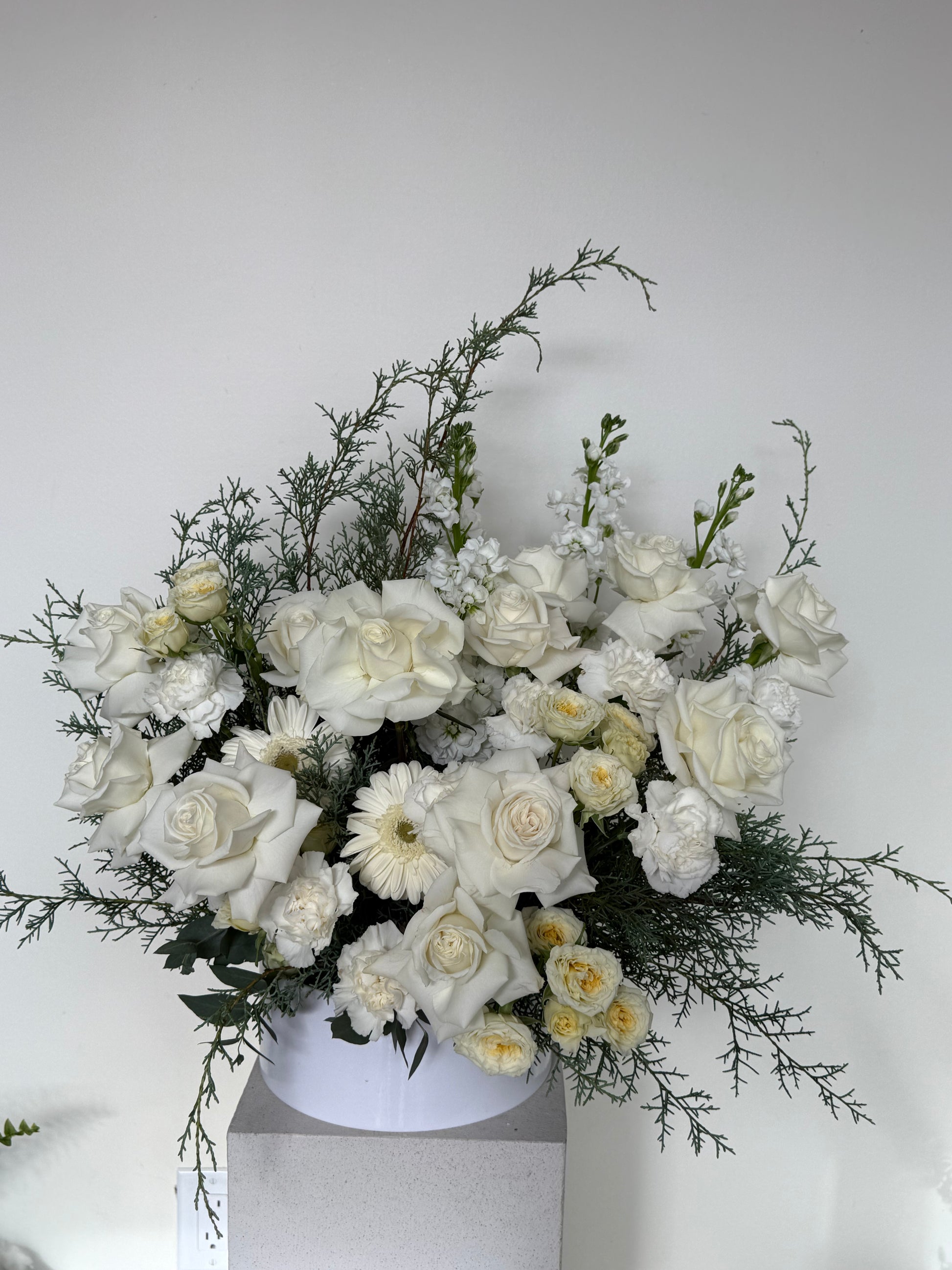 Luxury white flower box with roses and seasonal blooms – Aurora delivery
