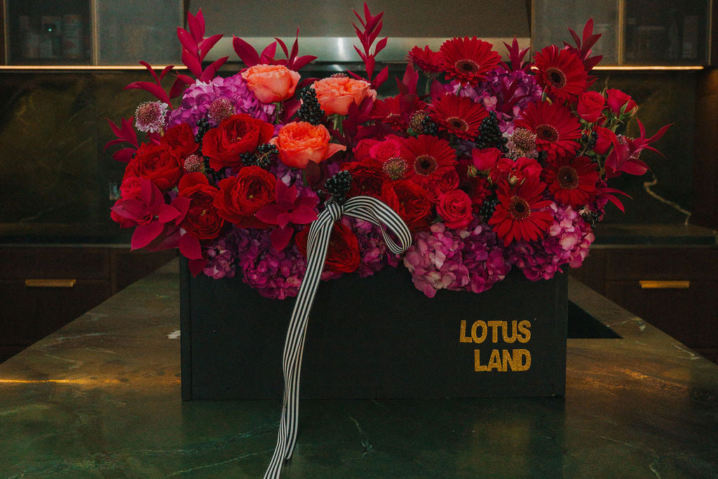 Load video: Luxury handcrafted flower arrangements by Lotus Land Boutique – premium blooms, elegant designs, and bespoke floral experiences in Aurora, Newmarket, Richmond Hill and GTA