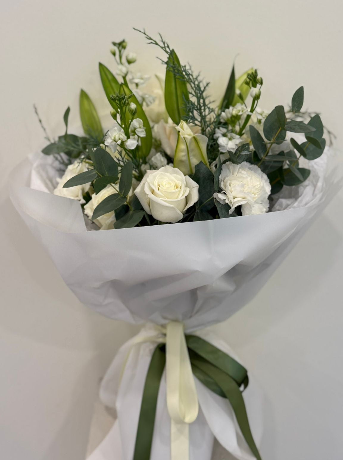 White bouquet with roses and lilies – same day flower delivery