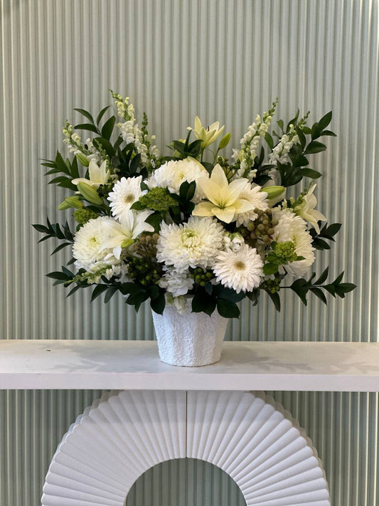 White funeral flower arrangement with lilies and chrysanthemums – Aurora delivery
